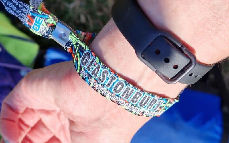 How to remove your fabric festival wristband without cutting it - Glastonbury Festival 2022 wristband