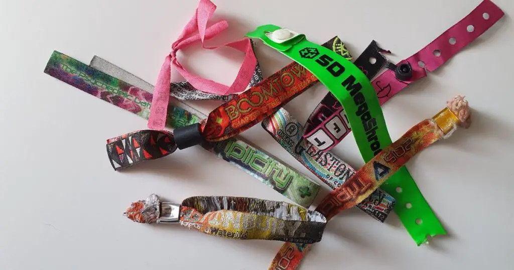 What to do with your old festival wristband ideas